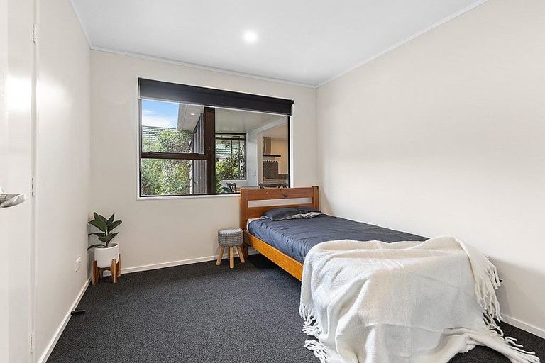 Photo of property in 206 Glengarry Road, Glen Eden, Auckland, 0602