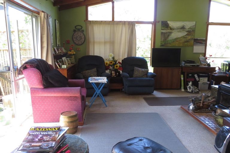 Photo of property in 10 Siegerts Road, Kimbell, Fairlie, 7987