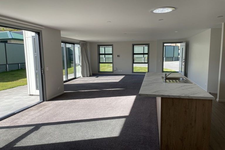 Photo of property in 53 Shields Street, Clyde, 9330