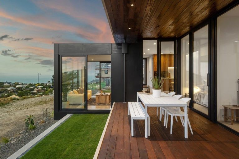 Photo of property in 17 Rauhea Lane, Clifton, Christchurch, 8081