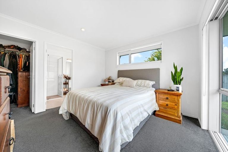 Photo of property in 21 Parkgrove Crescent, Pokeno, 2402