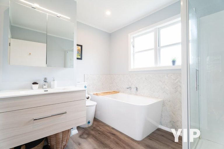 Photo of property in 27 Monowai Road, Johnsonville, Wellington, 6037