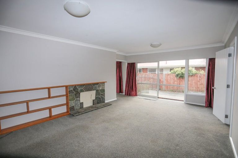 Photo of property in 43 Burnside Crescent, Burnside, Christchurch, 8053