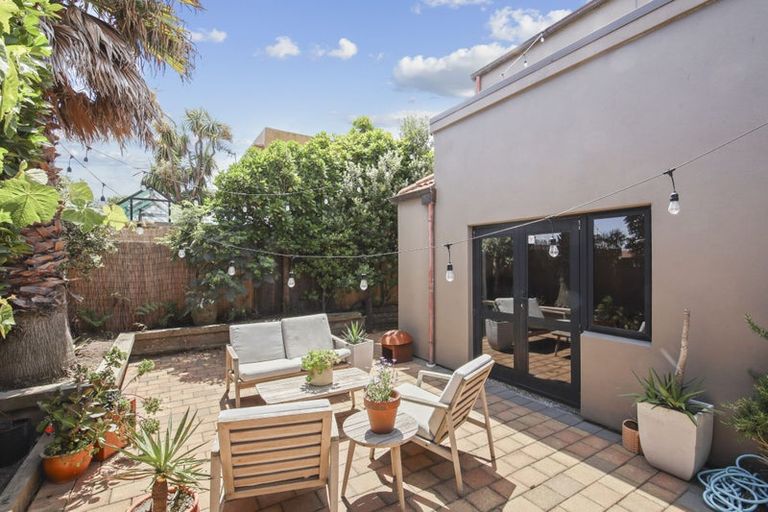 Photo of property in 21 Marine Parade, North New Brighton, Christchurch, 8083