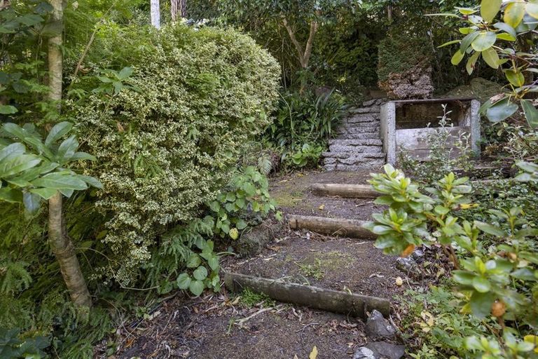 Photo of property in 7 Onehuka Road, Tirohanga, Lower Hutt, 5010