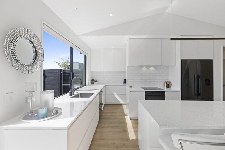 Photo of property in 52 Manakura Street, Russley, Christchurch, 8042