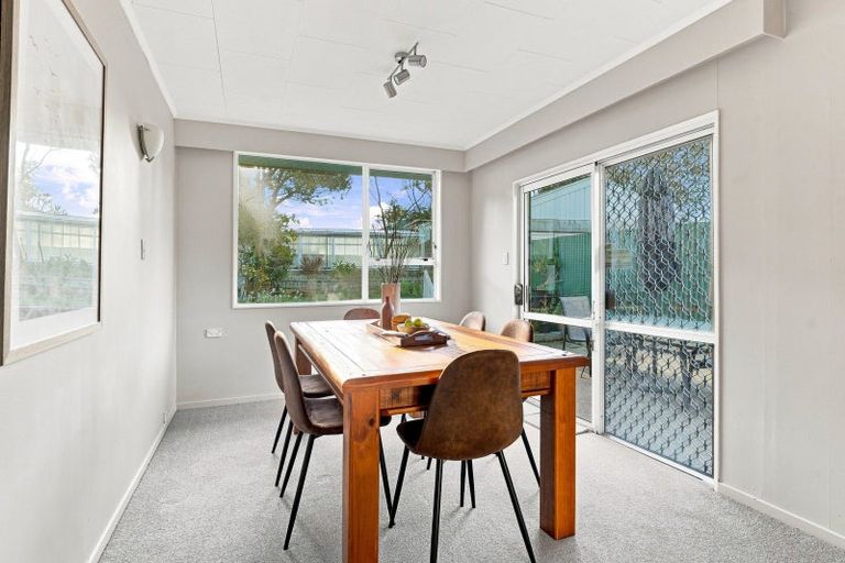 Photo of property in 31 Manuka Street, Castlecliff, Whanganui, 4501