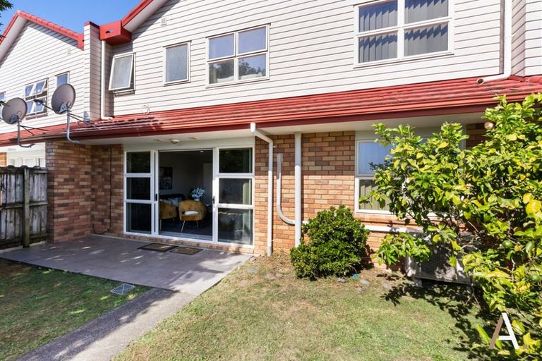 Photo of property in 8 Lime Crescent, Papakura, 2110