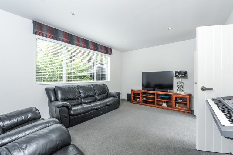 Photo of property in 20e Konini Road, Titirangi, Auckland, 0604