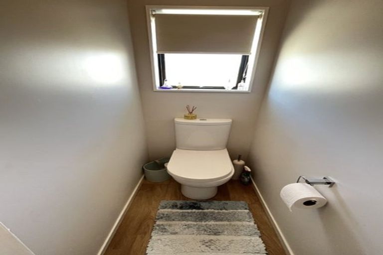 Photo of property in 3/9 Mana Esplanade, Paremata, Porirua, 5026