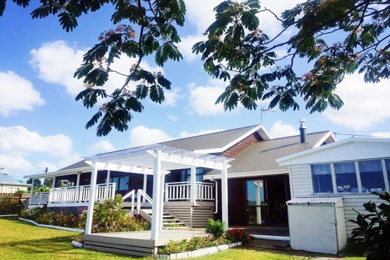 Photo of property in 3/165a Colwill Road, Massey, Auckland, 0614