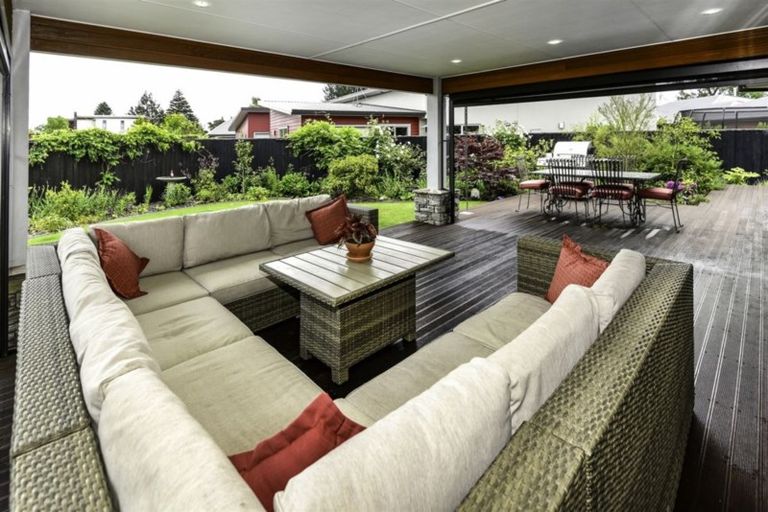 Photo of property in 12 Wilkinsons Road, Harewood, Christchurch, 8051