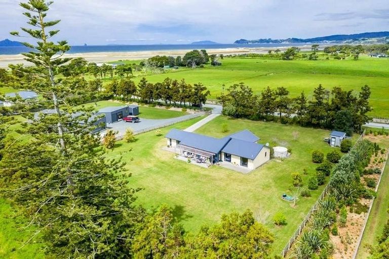 Photo of property in 25 Johnson Point Road, Waipu, 0582