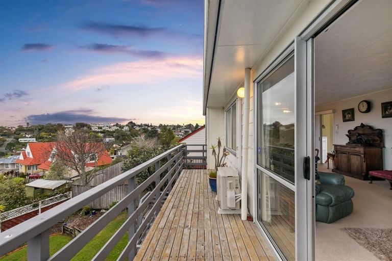 Photo of property in 29 Athena Drive, Totara Vale, Auckland, 0629
