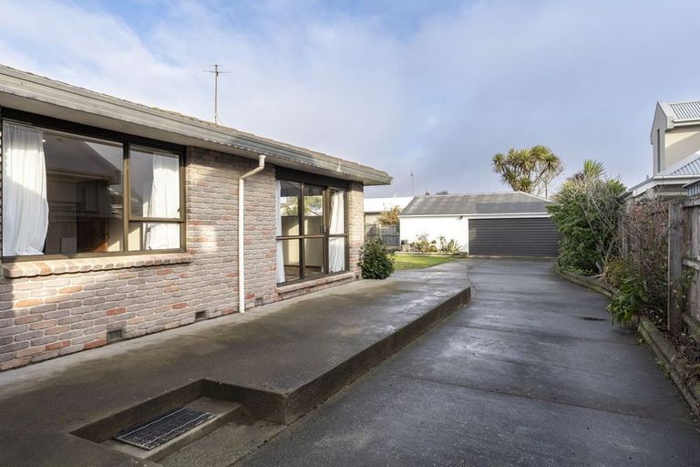 Photo of property in 54 Marine Parade, North New Brighton, Christchurch, 8083