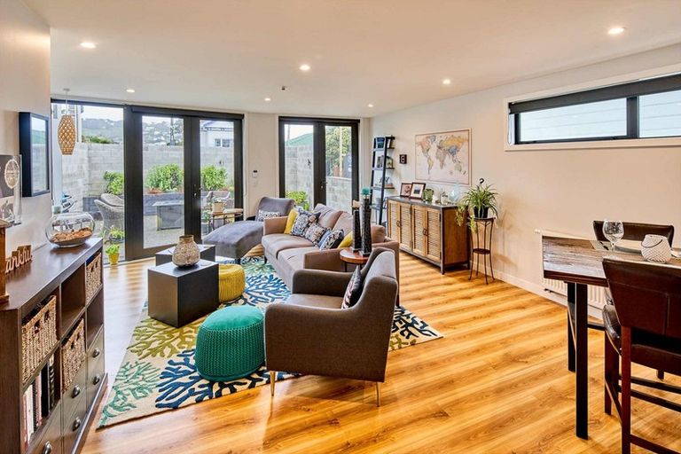 Photo of property in 59a Wellington Road, Kilbirnie, Wellington, 6022