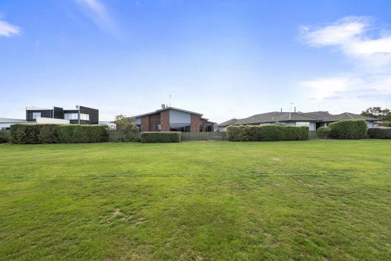 Photo of property in 47 Tennyson Avenue, Kelvin Grove, Palmerston North, 4414