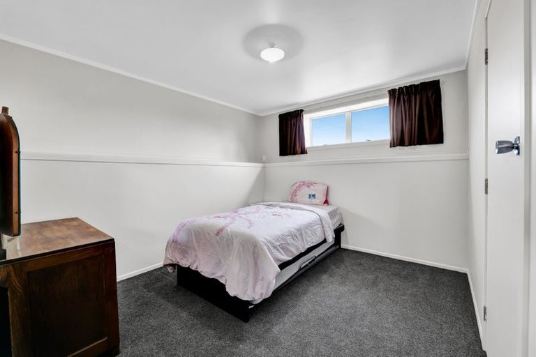 Photo of property in 5 Handley Place, Glen Avon, New Plymouth, 4312