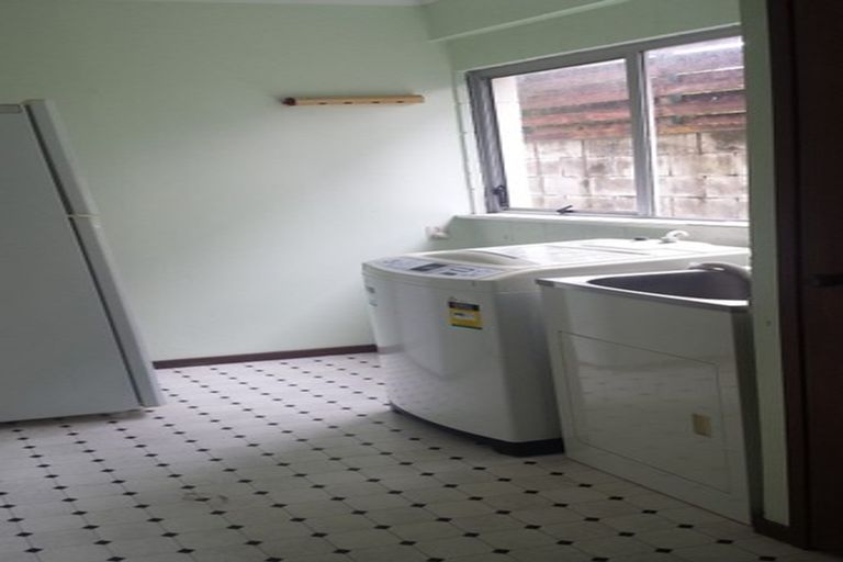 Photo of property in 43 Blakeborough Drive, Forrest Hill, Auckland, 0620