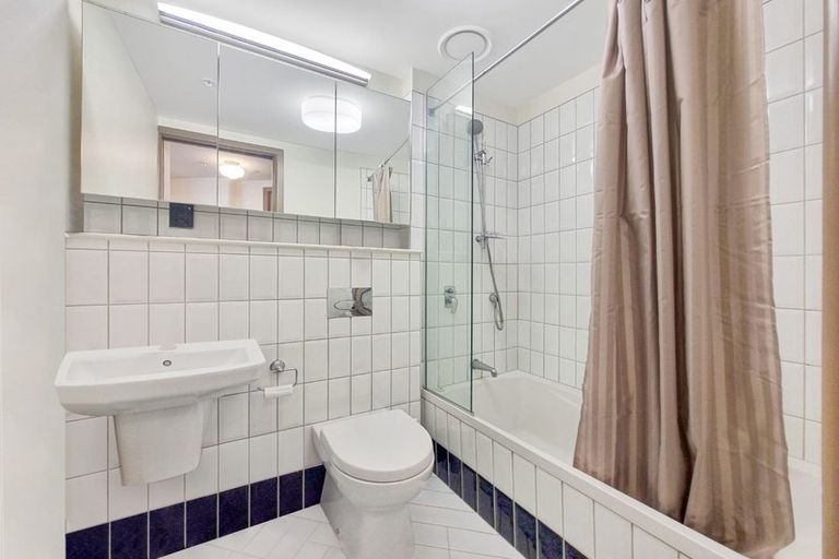 Photo of property in 107/3 Roxburgh Street, Mount Victoria, Wellington, 6011