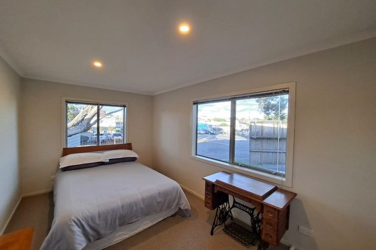 Photo of property in The Strand, 1/16 Ronald Street, Strandon, New Plymouth, 4312