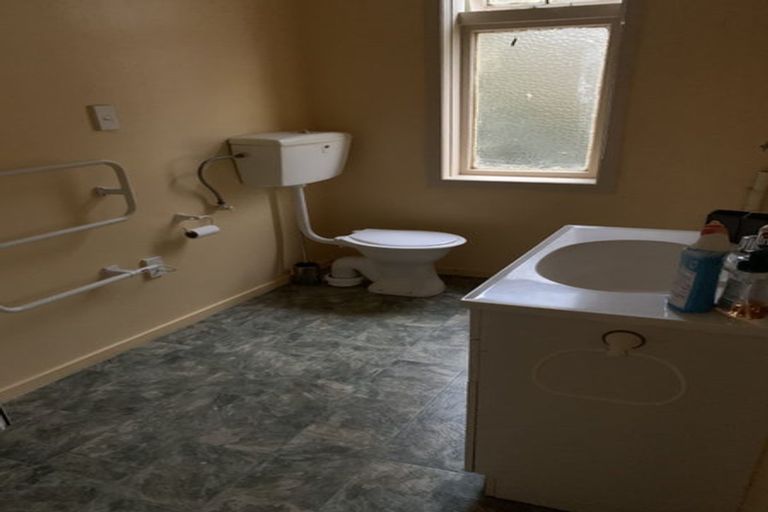 Photo of property in 108 Eden Street, Island Bay, Wellington, 6023