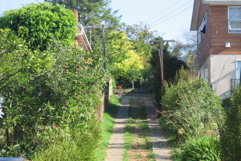 Photo of property in 20 Riverview Road, New Lynn, Auckland, 0600