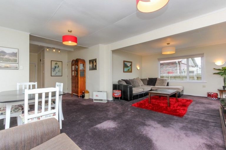 Photo of property in 5 Atiawa Street, Glen Avon, New Plymouth, 4312