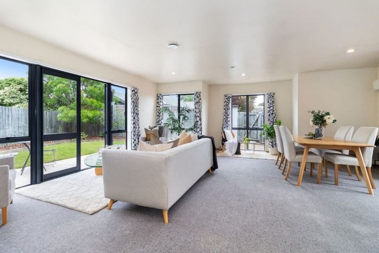 Photo of property in 1/27 Cardigan Bay Place, Addington, Christchurch, 8024