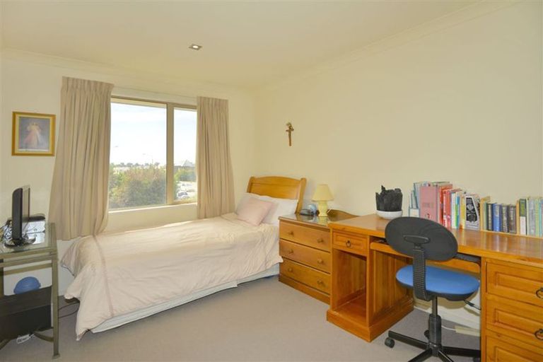 Photo of property in 96 Elizabeth Street, Riccarton, Christchurch, 8041