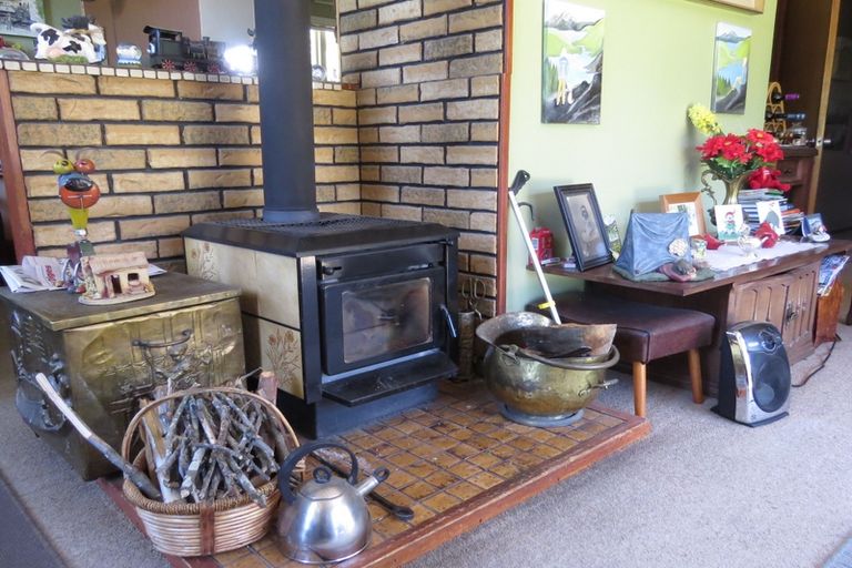 Photo of property in 10 Siegerts Road, Kimbell, Fairlie, 7987