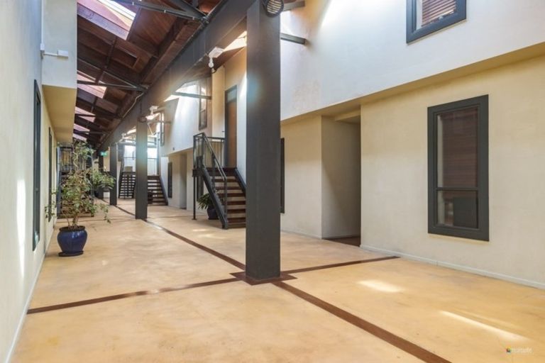 Photo of property in Metro Apartments, 5/220 Thorndon Quay, Pipitea, Wellington, 6011