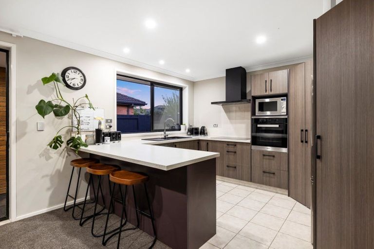 Photo of property in 23 Seabreeze Place, Papamoa Beach, Papamoa, 3118