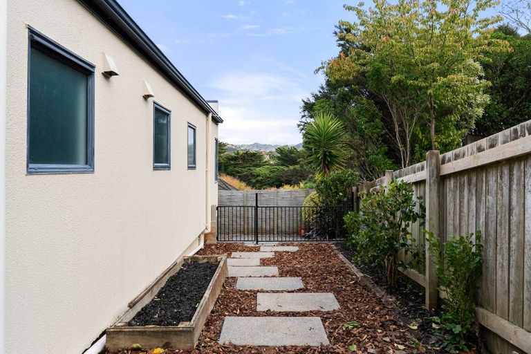 Photo of property in 7 Joseph Banks Drive, Whitby, Porirua, 5024