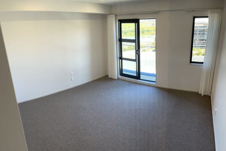 Photo of property in 11 Longshore Drive, Long Bay, Auckland, 0630