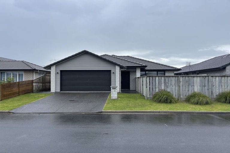 Photo of property in 5 Hiria Crescent, Papamoa Beach, Papamoa, 3118