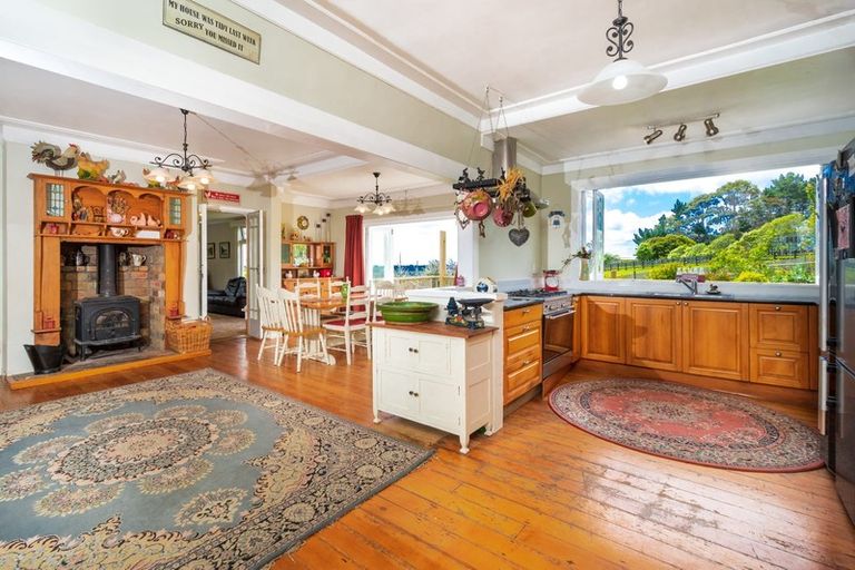 Photo of property in 12 Mildon Road, Waitakere, Auckland, 0782