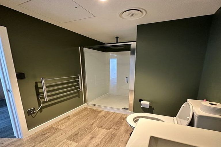 Photo of property in Unit 106,l1, 106/14 Laings Road, Hutt Central, Lower Hutt, 5010