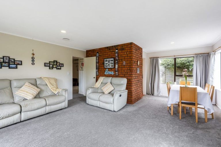 Photo of property in 6 Pitoitoi Street, Otaihanga, Paraparaumu, 5036