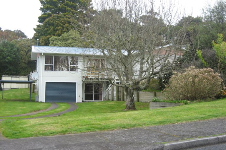 Photo of property in 15 Curtis Street, Okato, 4335