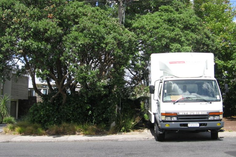 Photo of property in 29 Castor Bay Road, Castor Bay, Auckland, 0620