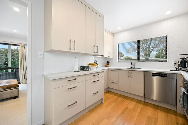 Photo of property in 120 Grey Street, Cambridge, 3434