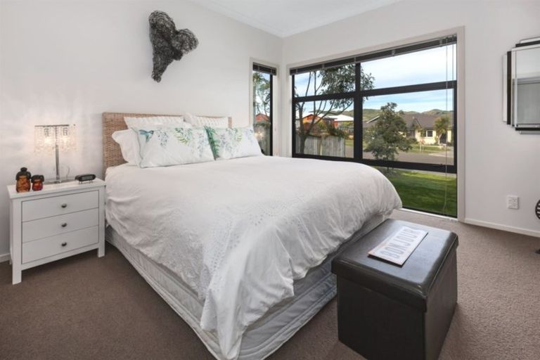 Photo of property in 24 Paparoa Crescent, Aotea, Porirua, 5024