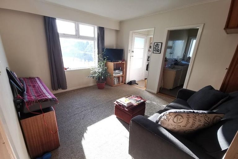 Photo of property in 65 Pirie Street, Mount Victoria, Wellington, 6011