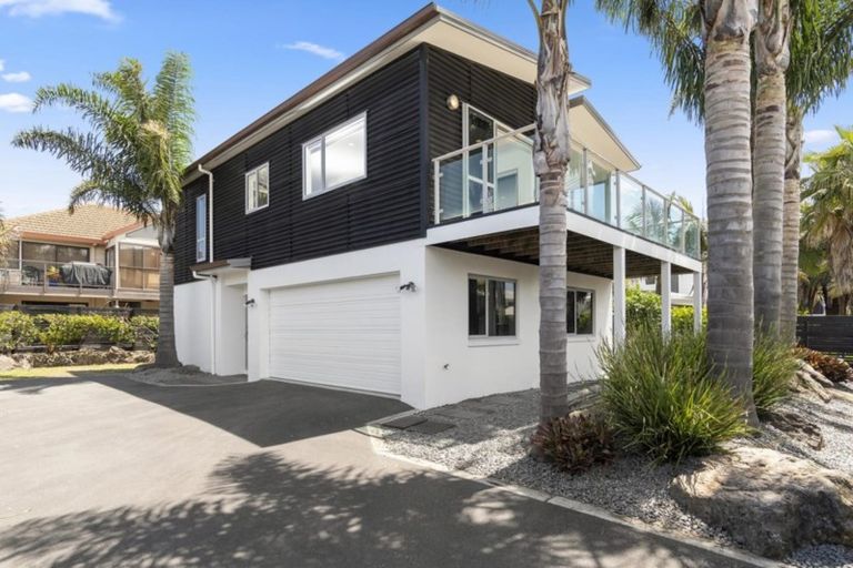 Photo of property in 1044a Papamoa Beach Road, Papamoa Beach, Papamoa, 3118