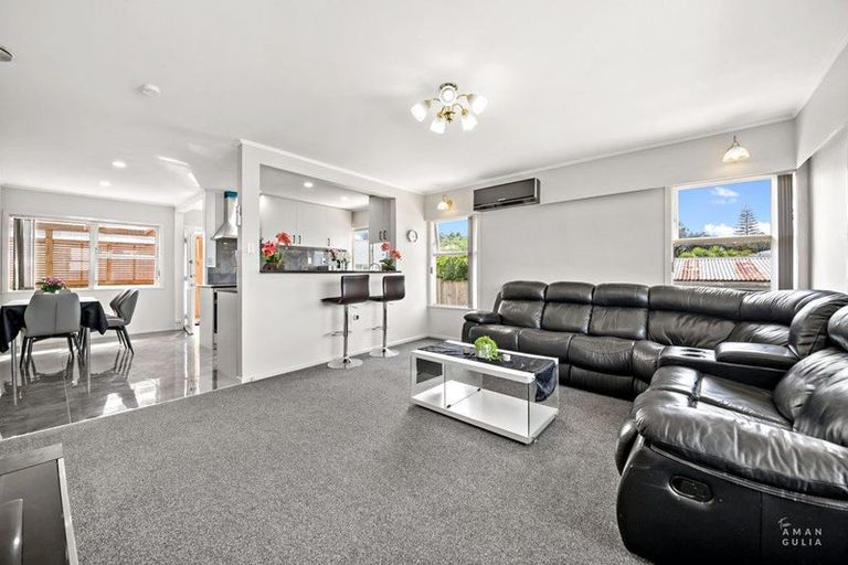 Photo of property in 51 Stottholm Road, Titirangi, Auckland, 0604