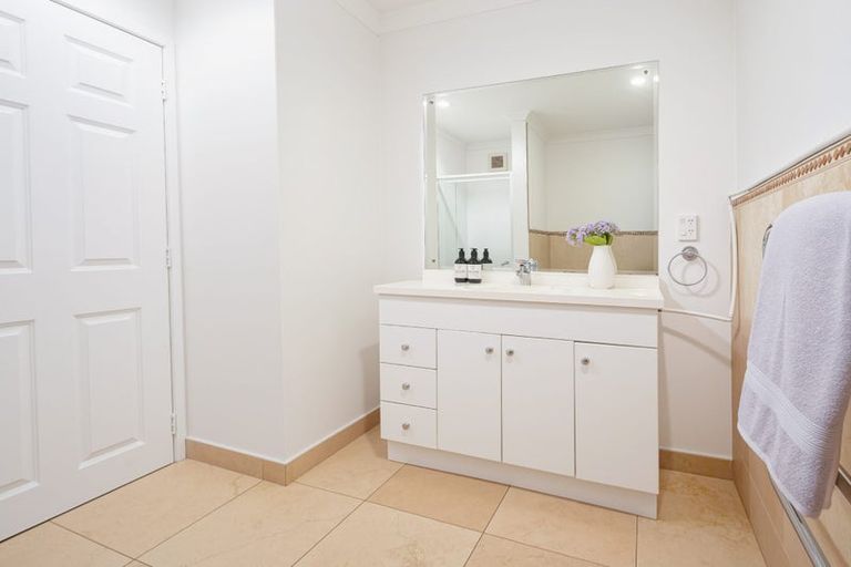 Photo of property in 281 Sturges Road, Henderson Valley, Auckland, 0612