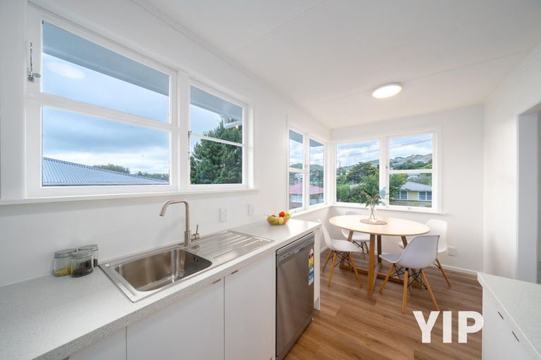 Photo of property in 133 Driver Crescent, Cannons Creek, Porirua, 5024