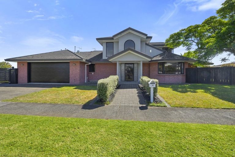 Photo of property in 16 Karina Road, Merrilands, New Plymouth, 4312