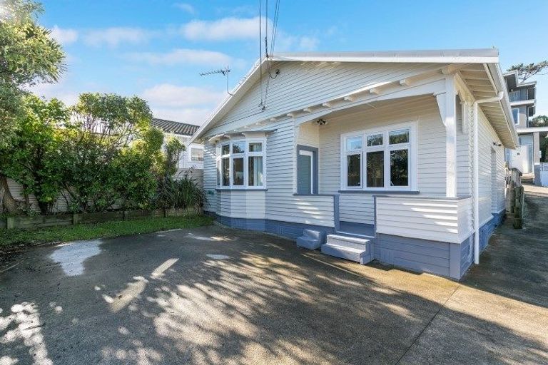 Photo of property in 108 Calabar Road, Miramar, Wellington, 6022